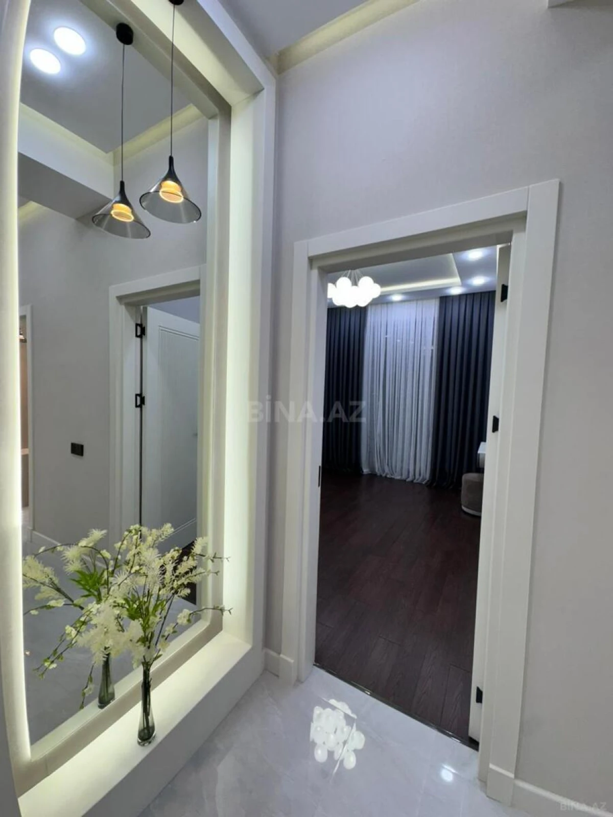 Satılır 3 otaqlı mənzil 173 m²