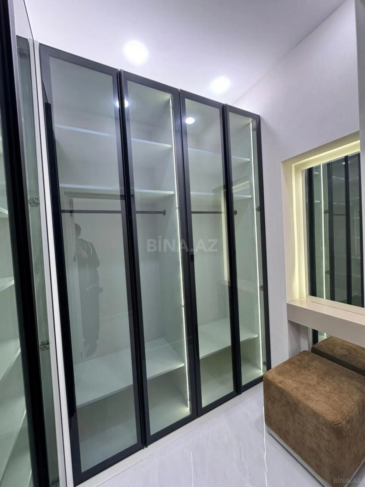 Satılır 3 otaqlı mənzil 173 m²