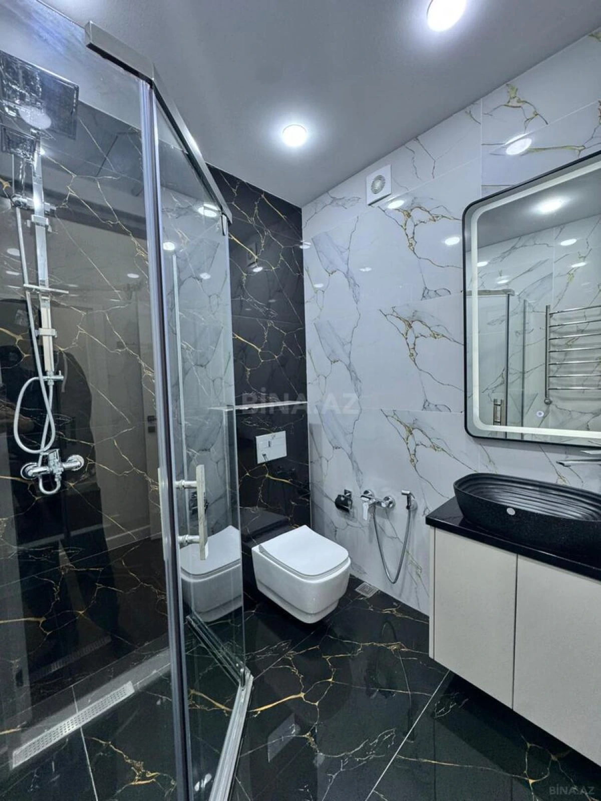 Satılır 3 otaqlı mənzil 173 m²