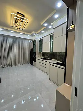 Satılır 3 otaqlı mənzil 173 m²