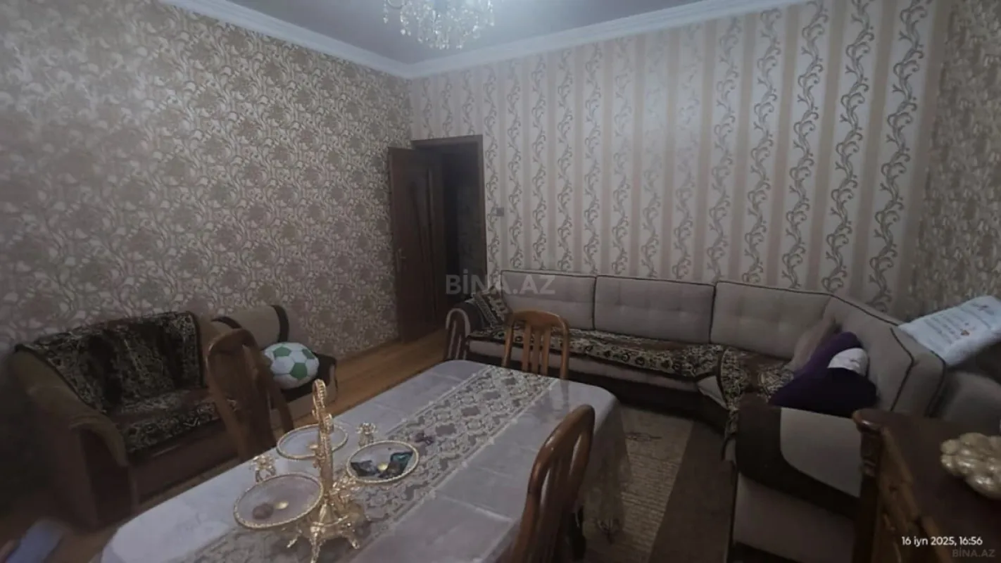 Satılır 5 otaqlı həyət evi 200 m²