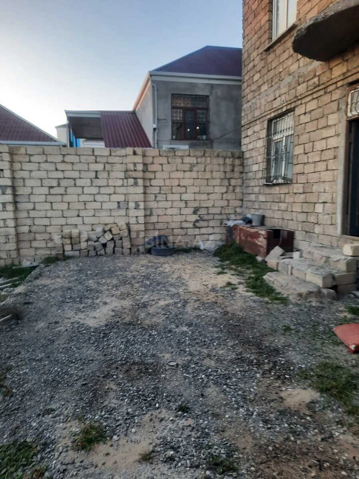 Satılır 5 otaqlı həyət evi 200 m²