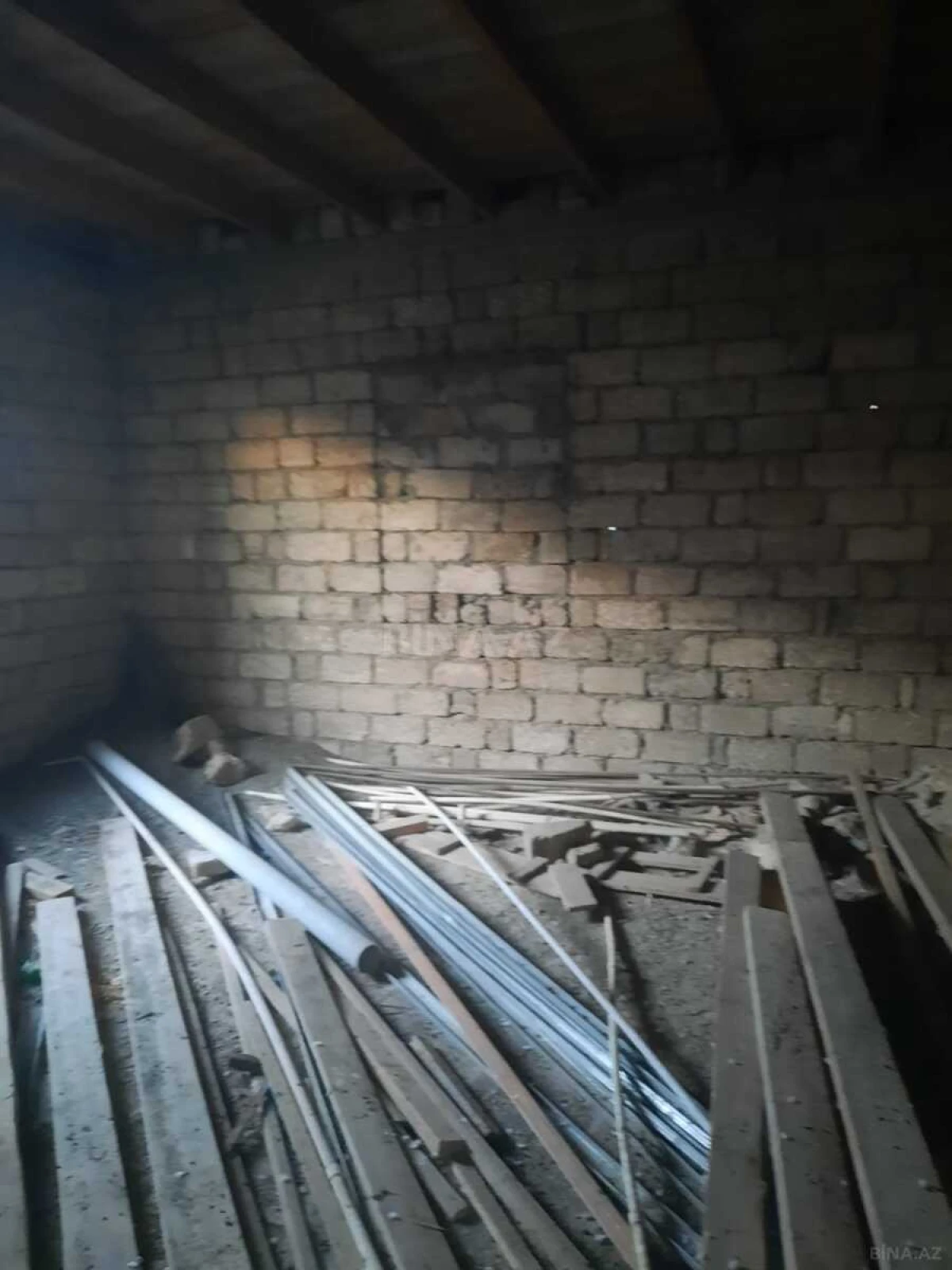 Satılır 5 otaqlı həyət evi 200 m²