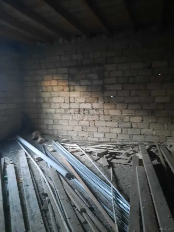 Satılır 5 otaqlı həyət evi 200 m²