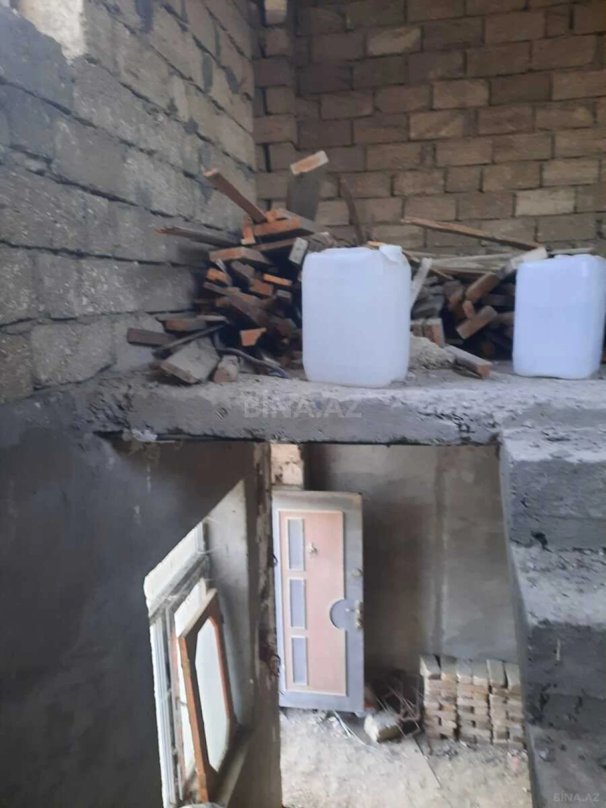 Satılır 5 otaqlı həyət evi 200 m²