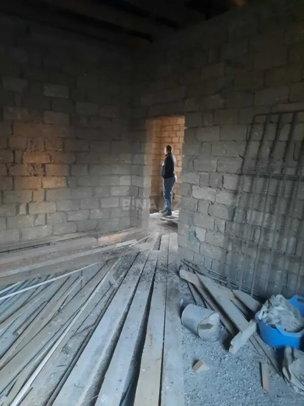 Satılır 5 otaqlı həyət evi 200 m²