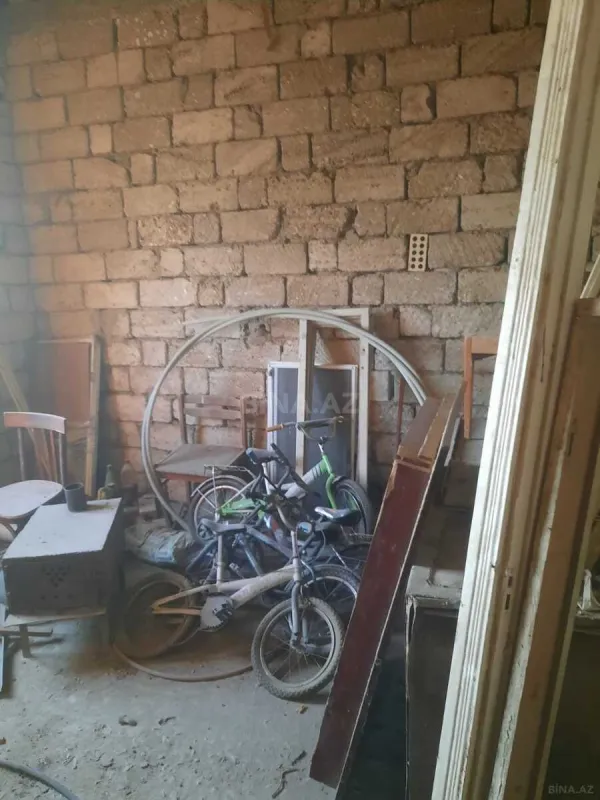 Satılır 5 otaqlı həyət evi 200 m²