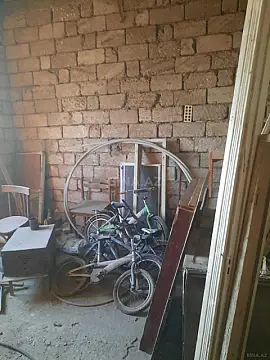 Satılır 5 otaqlı həyət evi 200 m²