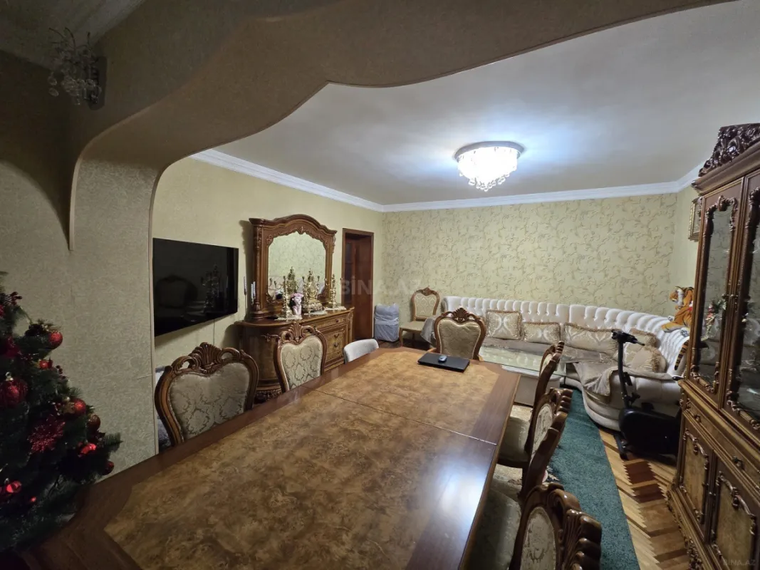 Satılır 4 otaqlı mənzil 110 m²