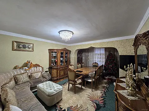 Satılır 4 otaqlı mənzil 110 m²