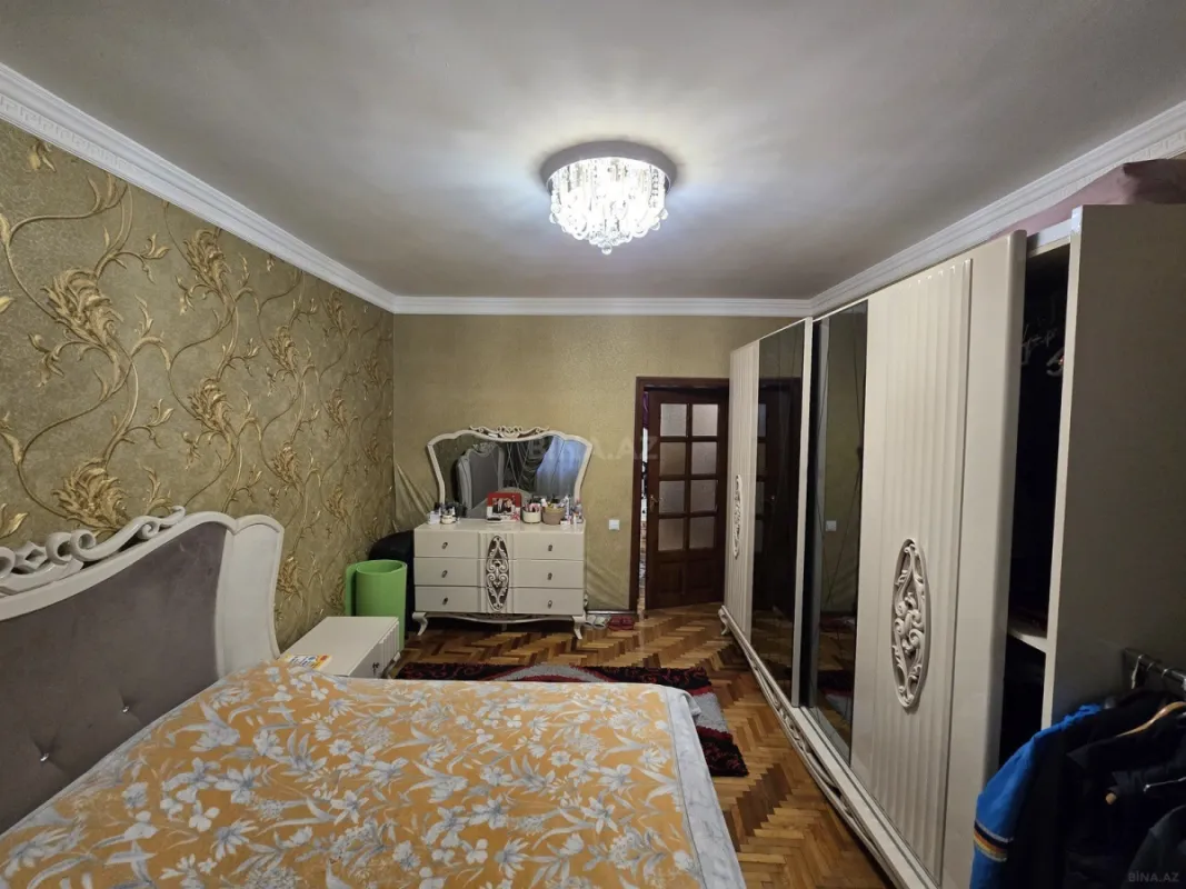 Satılır 4 otaqlı mənzil 110 m²