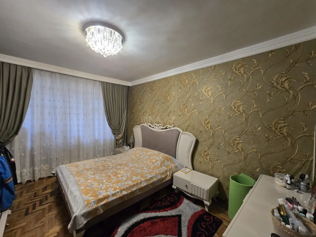 Satılır 4 otaqlı mənzil 110 m²