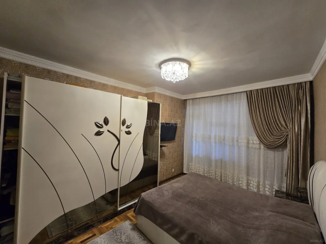Satılır 4 otaqlı mənzil 110 m²
