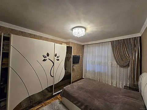 Satılır 4 otaqlı mənzil 110 m²