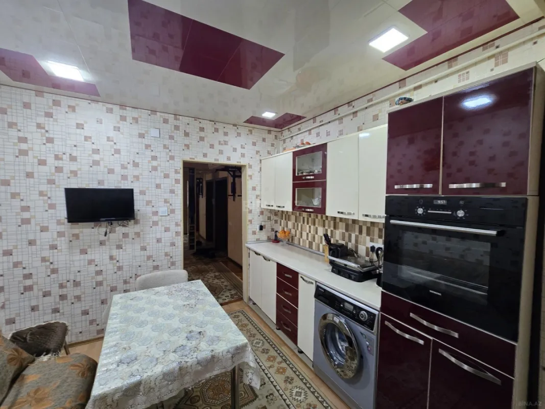 Satılır 4 otaqlı mənzil 110 m²
