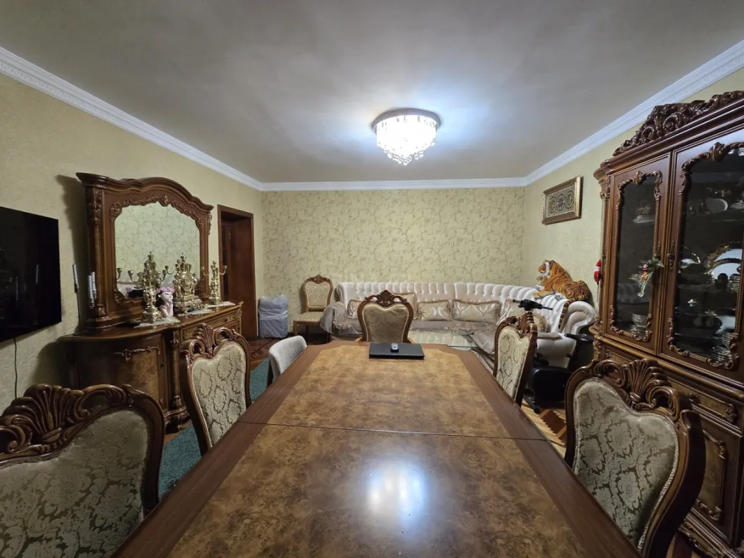 Satılır 4 otaqlı mənzil 110 m²