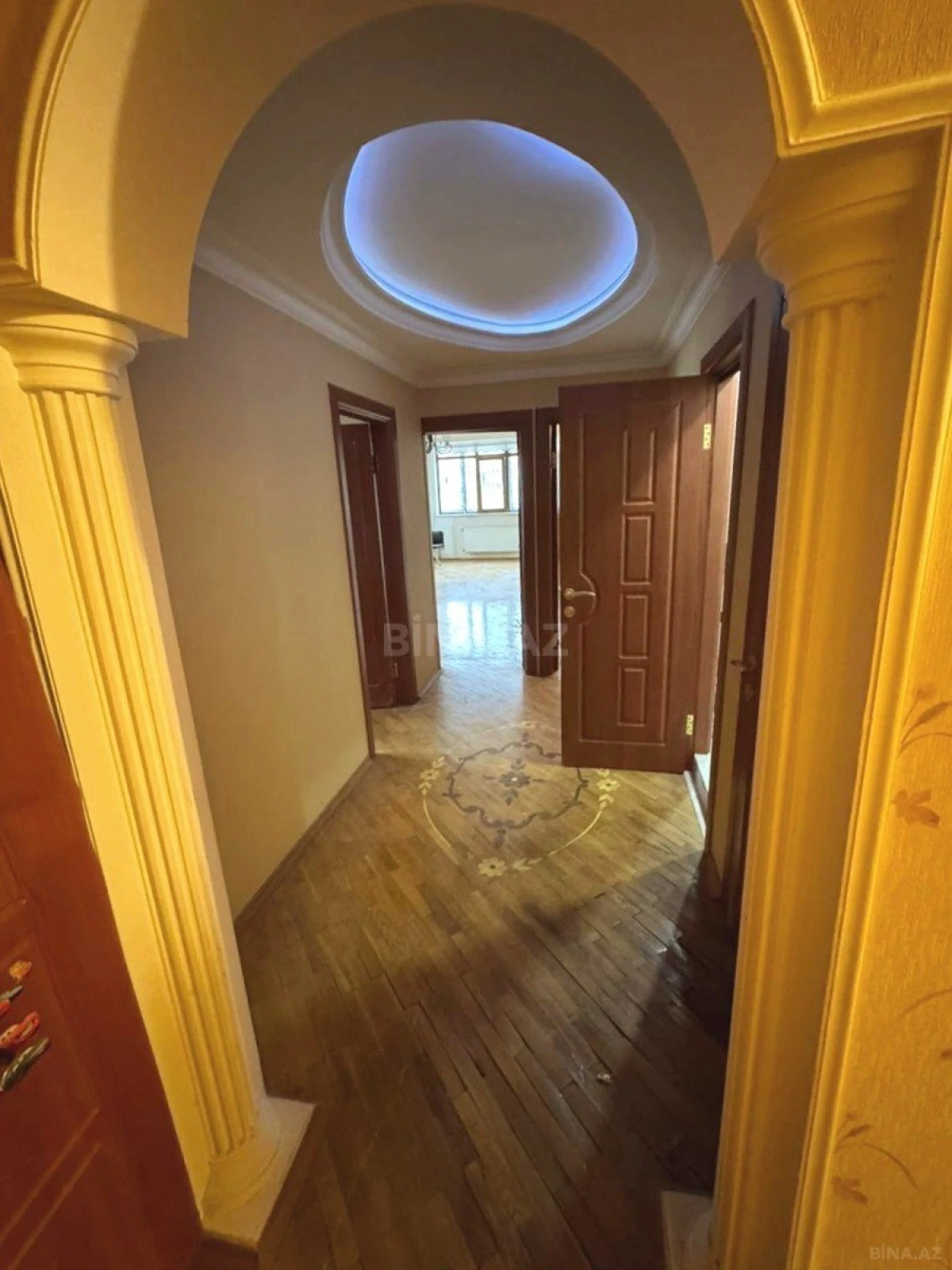 Satılır 2 otaqlı mənzil 75 m²