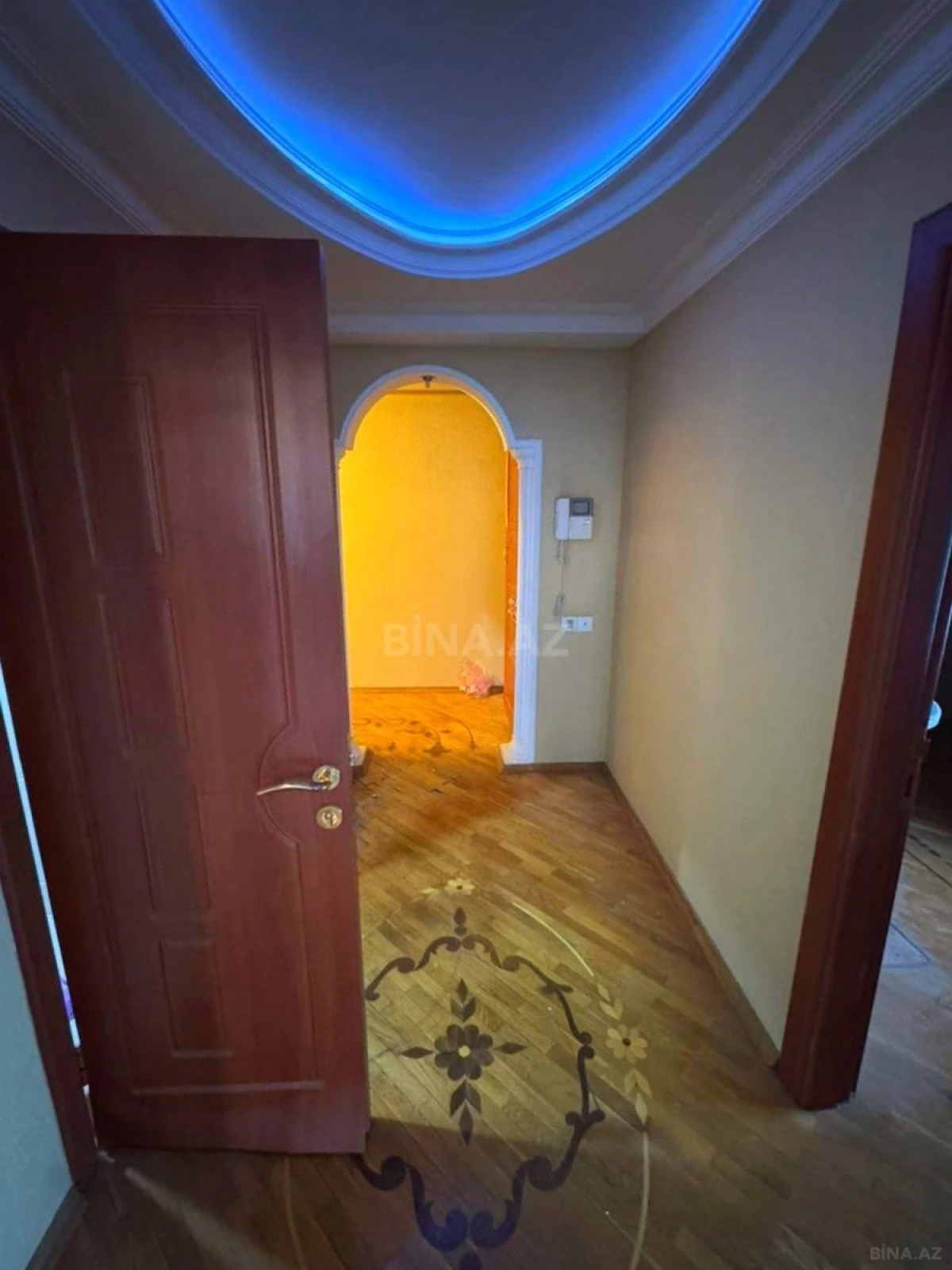 Satılır 2 otaqlı mənzil 75 m²