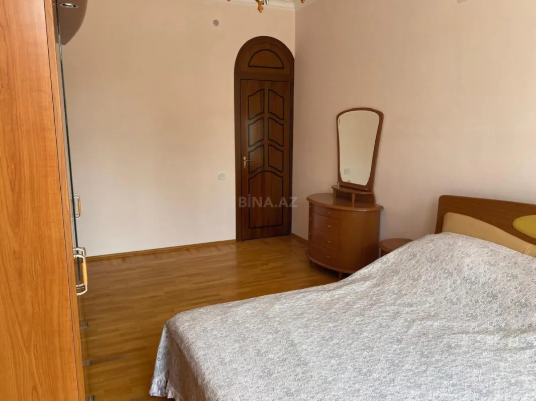 Satılır 4 otaqlı həyət evi 135 m²