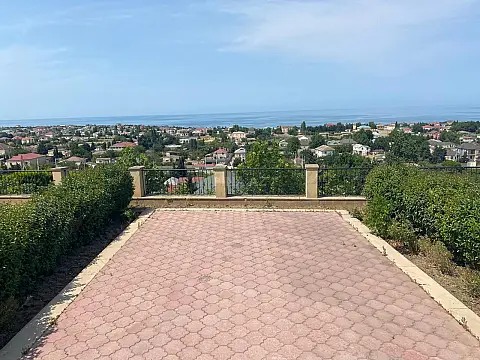 Satılır 4 otaqlı həyət evi 135 m²