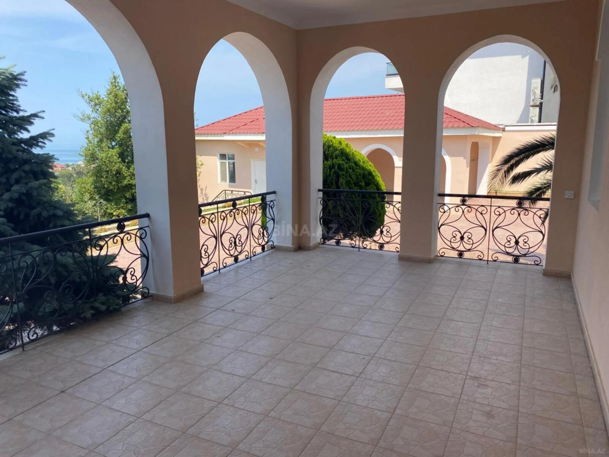 Satılır 4 otaqlı həyət evi 135 m²
