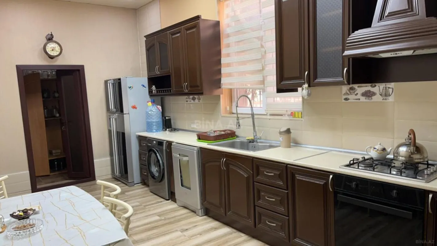 Kirayə verilir 4 otaqlı həyət evi 300 m²