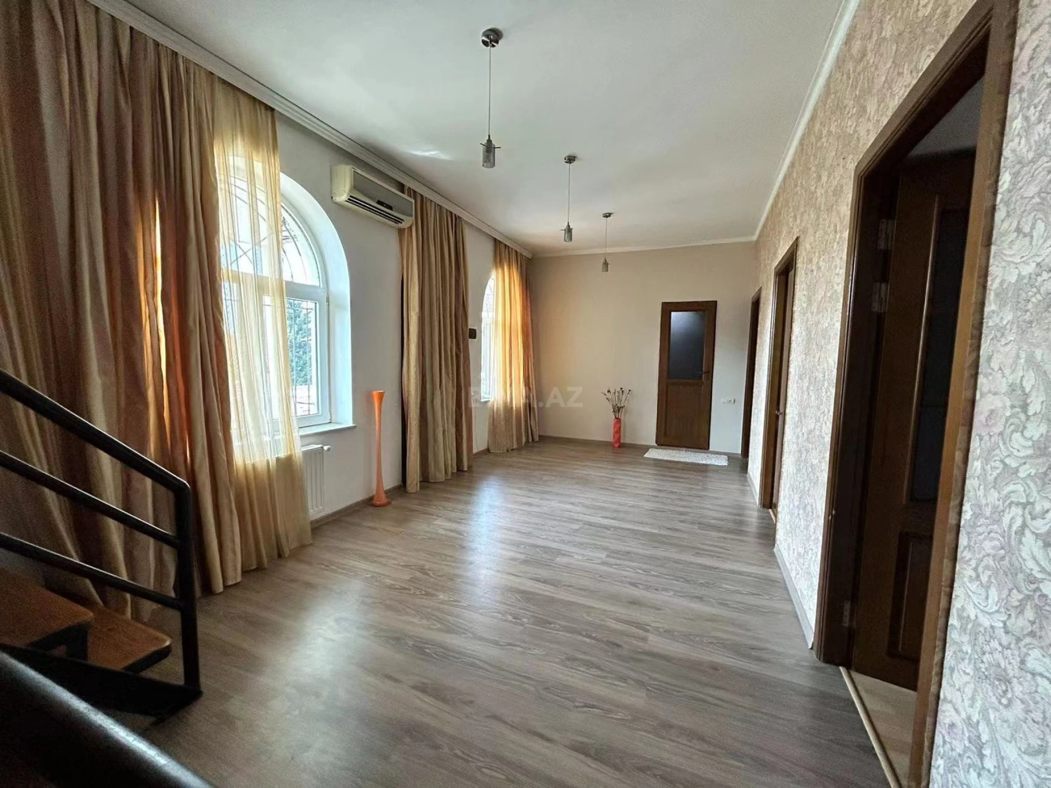 Kirayə verilir 4 otaqlı həyət evi 300 m²