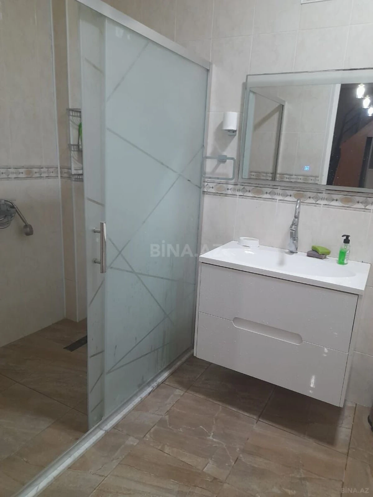 Kirayə verilir 4 otaqlı həyət evi 300 m²