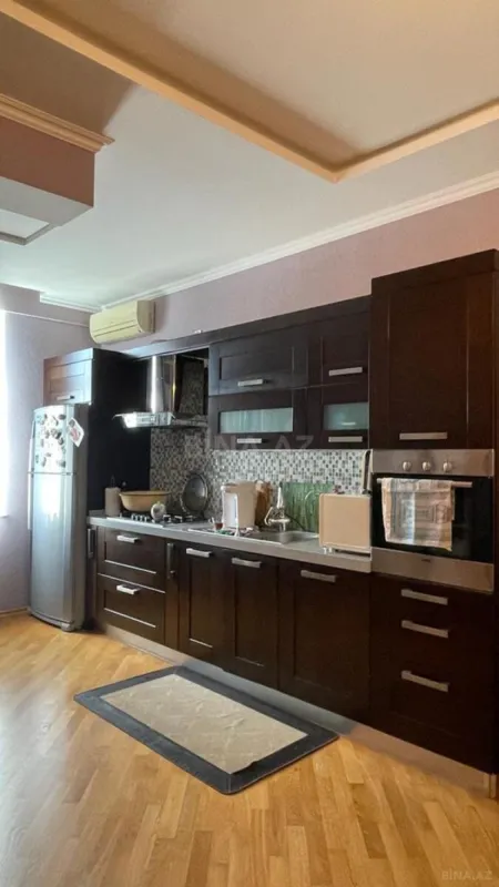 Satılır 3 otaqlı mənzil 140 m²