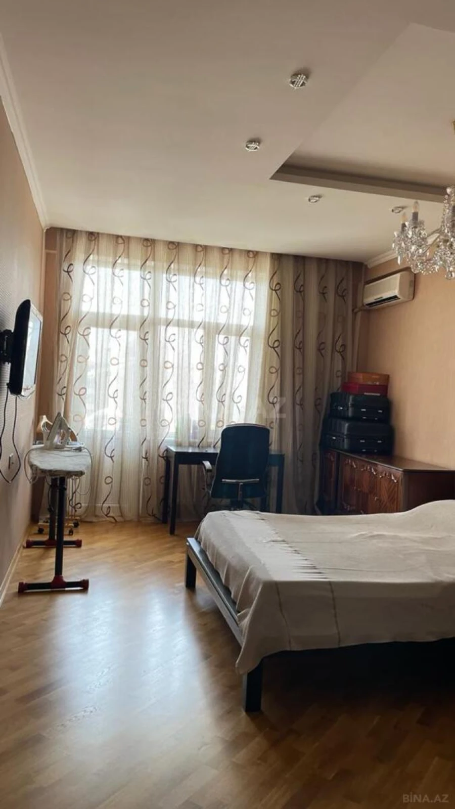 Satılır 3 otaqlı mənzil 140 m²