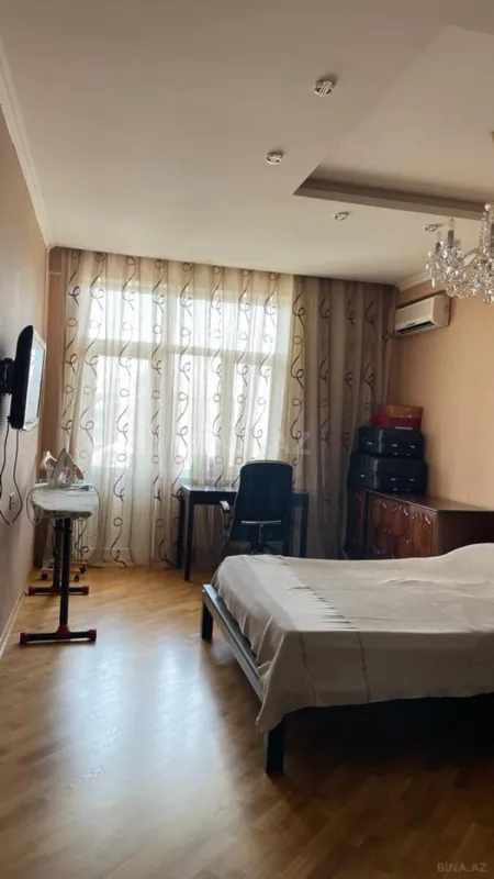 Satılır 3 otaqlı mənzil 140 m²