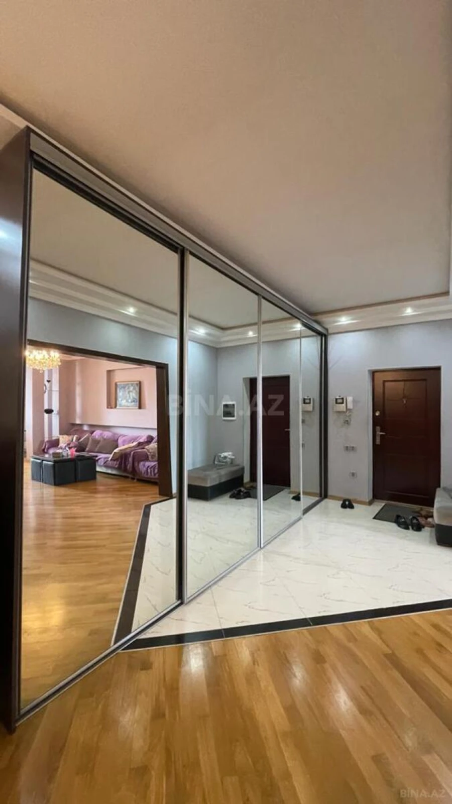 Satılır 3 otaqlı mənzil 140 m²