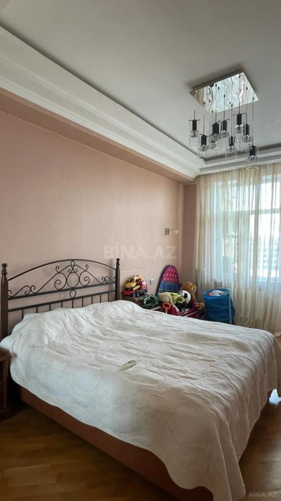 Satılır 3 otaqlı mənzil 140 m²