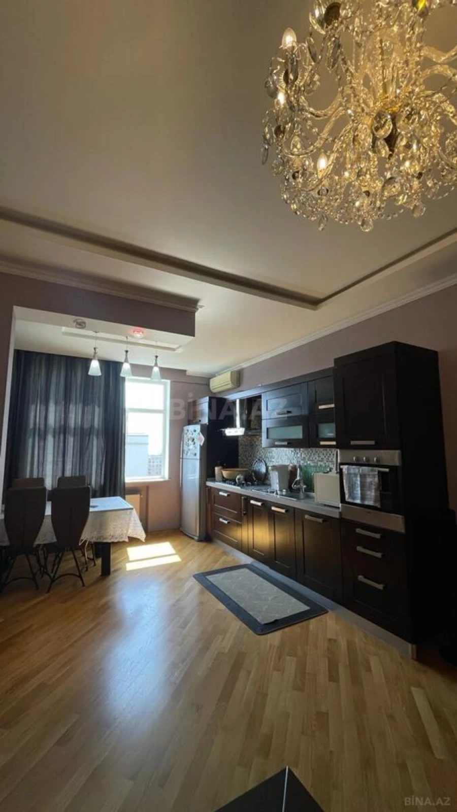 Satılır 3 otaqlı mənzil 140 m²