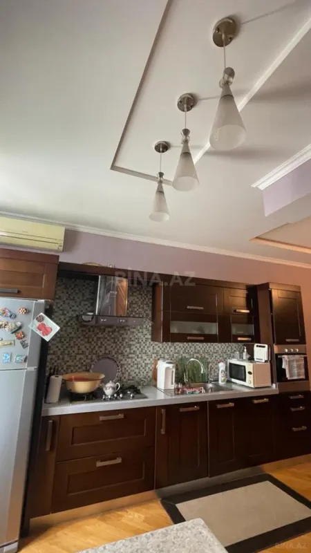 Satılır 3 otaqlı mənzil 140 m²