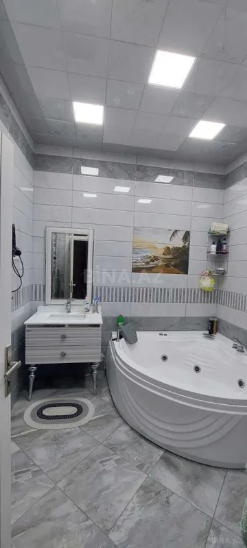 Satılır 4 otaqlı həyət evi 200 m²
