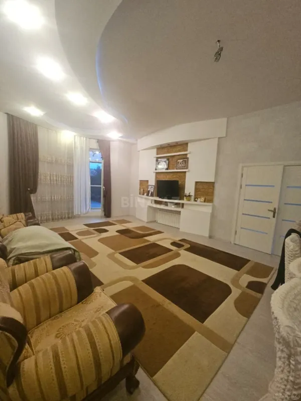 Satılır 4 otaqlı həyət evi 200 m²