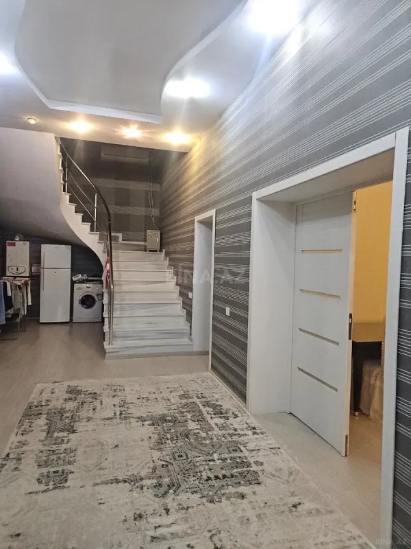 Satılır 4 otaqlı həyət evi 200 m²