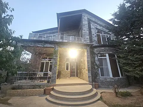 Satılır 4 otaqlı həyət evi 200 m² — Bakı, Mərdəkan 4 otaq 200.00 m²