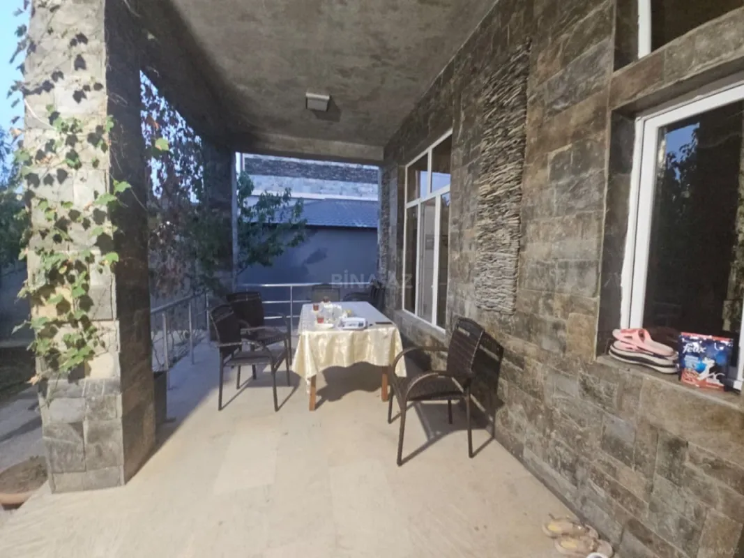 Satılır 4 otaqlı həyət evi 200 m²