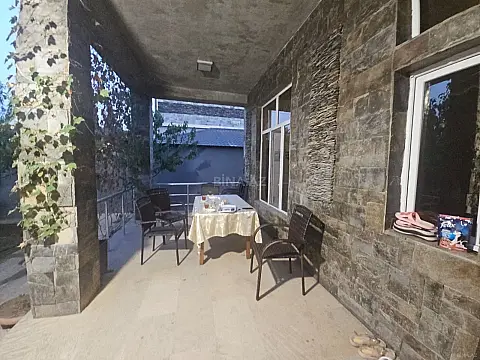 Satılır 4 otaqlı həyət evi 200 m²