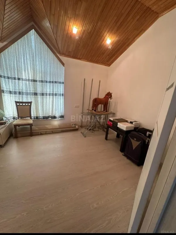 Satılır 4 otaqlı həyət evi 200 m²