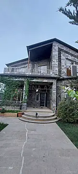 Satılır 4 otaqlı həyət evi 200 m²