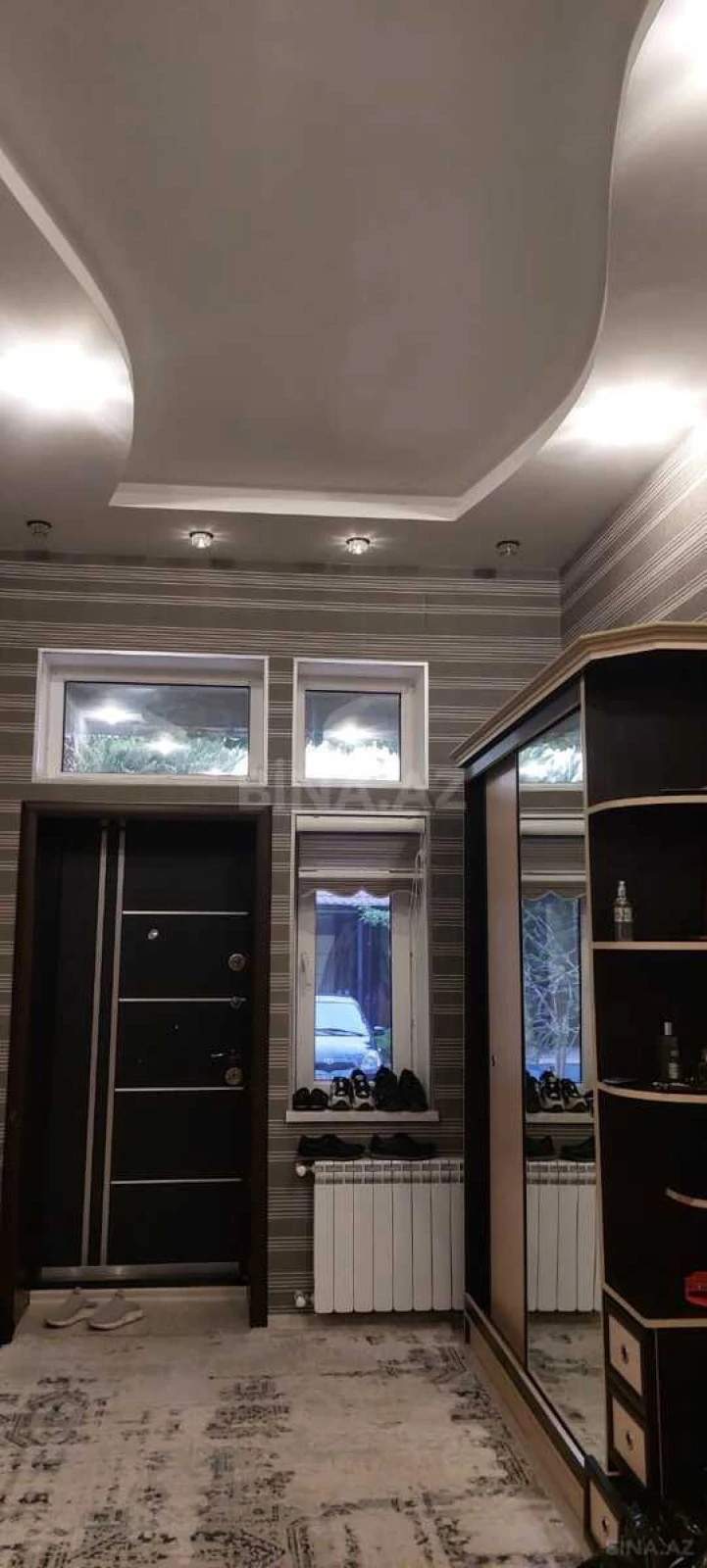 Satılır 4 otaqlı həyət evi 200 m²