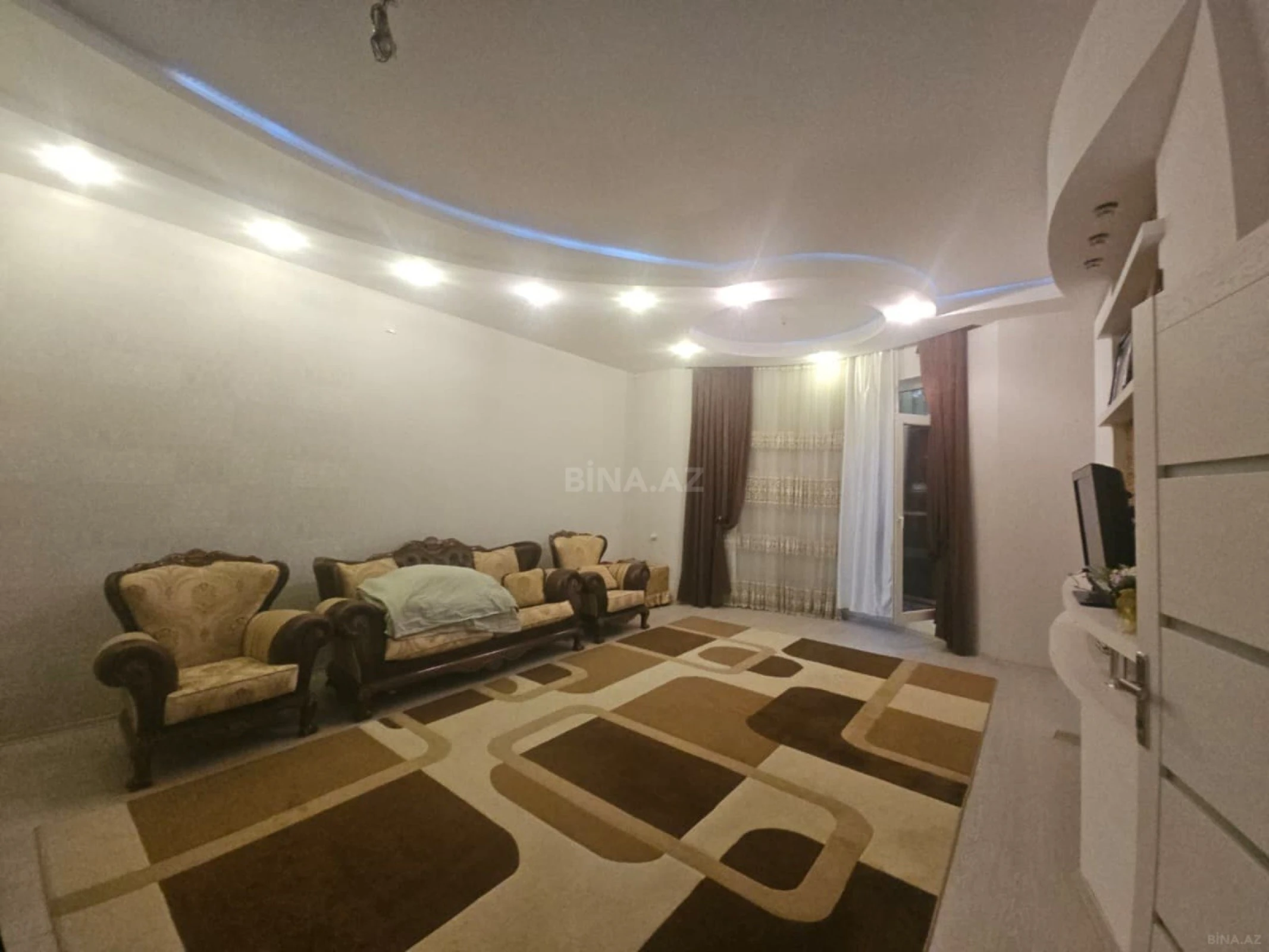 Satılır 4 otaqlı həyət evi 200 m²