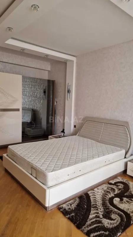 Kirayə verilir 3 otaqlı mənzil 120 m²