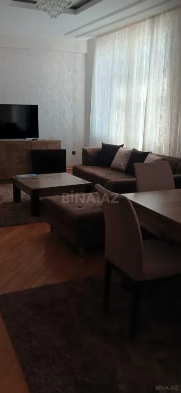 Kirayə verilir 3 otaqlı mənzil 120 m²