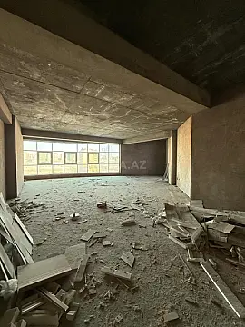 Satılır 4 otaqlı mənzil 264 m²