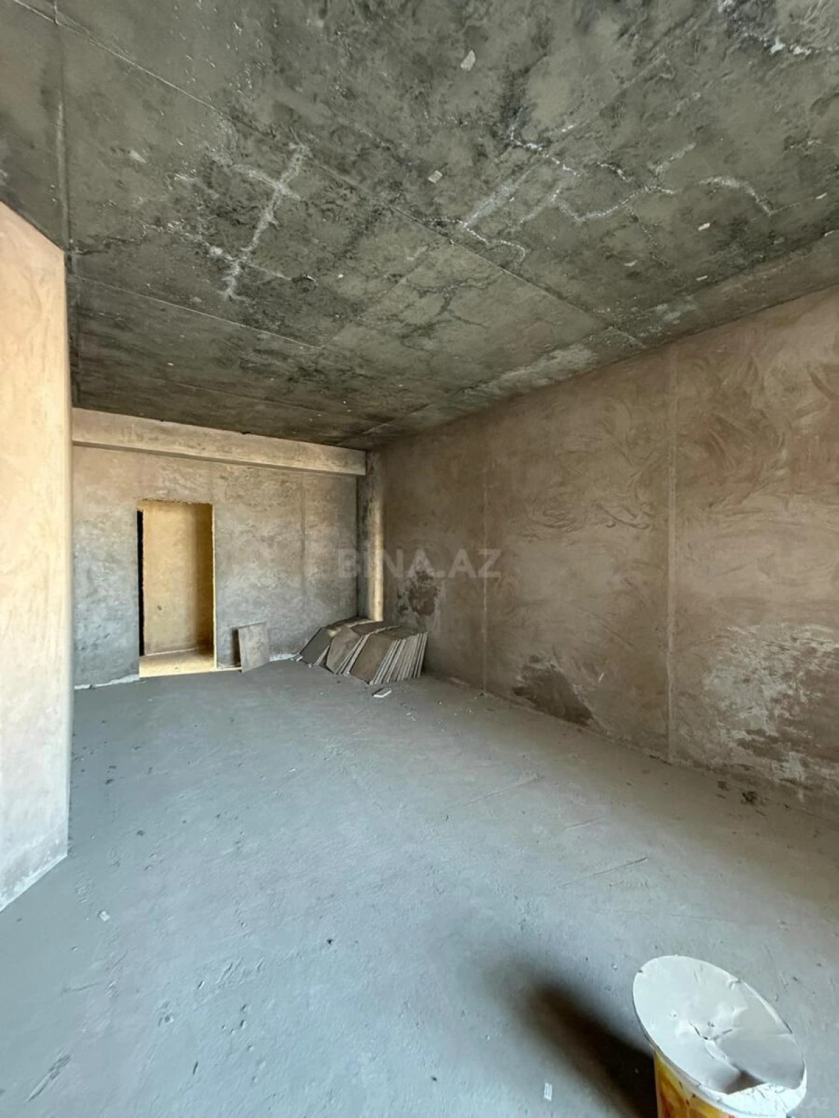 Satılır 4 otaqlı mənzil 264 m²