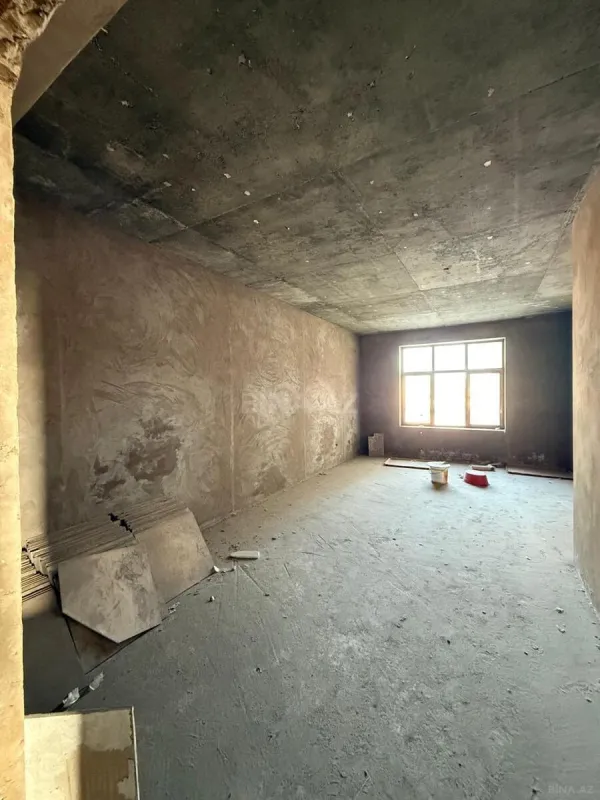 Satılır 4 otaqlı mənzil 264 m²